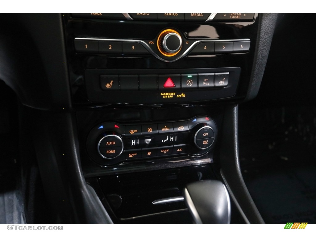 2019 Infiniti QX30 Essential AWD Controls Photos
