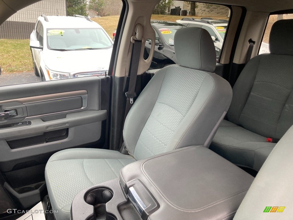 2018 2500 SLT Crew Cab 4x4 - Flame Red / Black/Diesel Gray photo #21