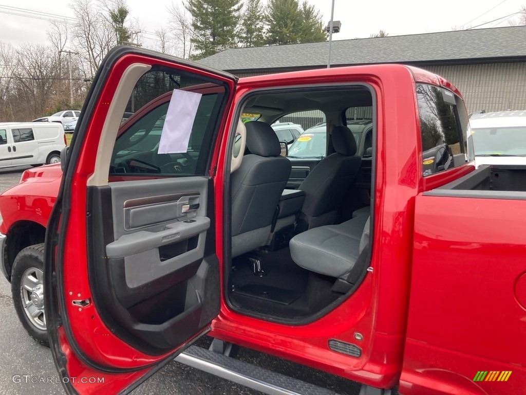 2018 2500 SLT Crew Cab 4x4 - Flame Red / Black/Diesel Gray photo #22