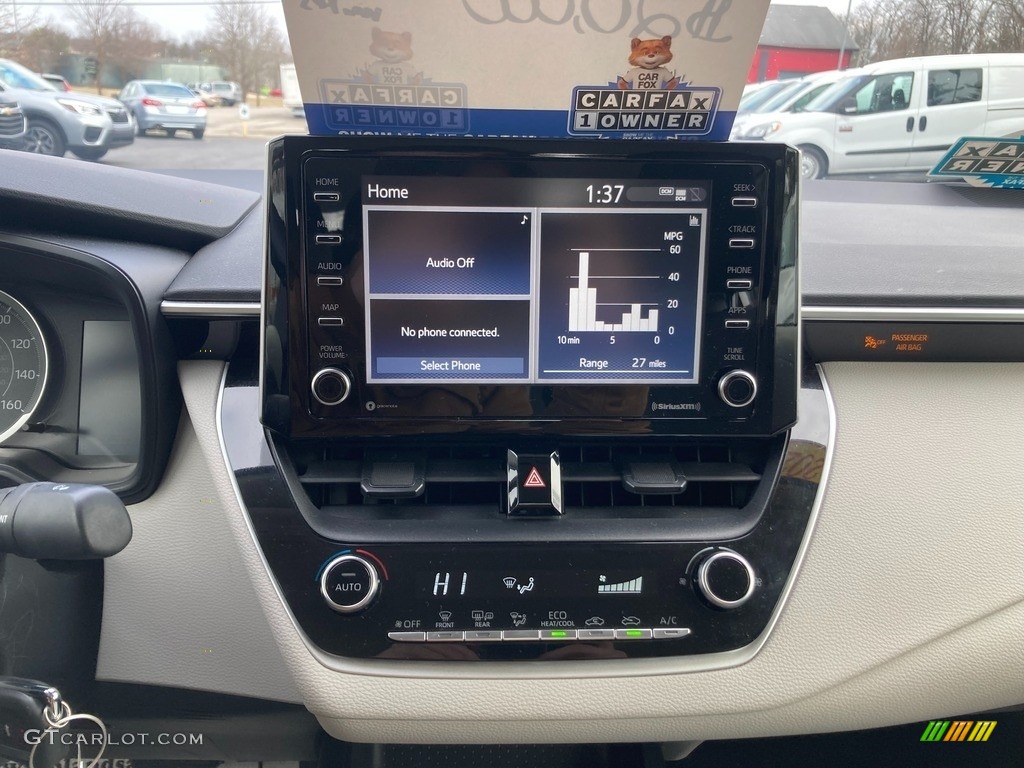 2021 Toyota Corolla LE Controls Photo #145479399