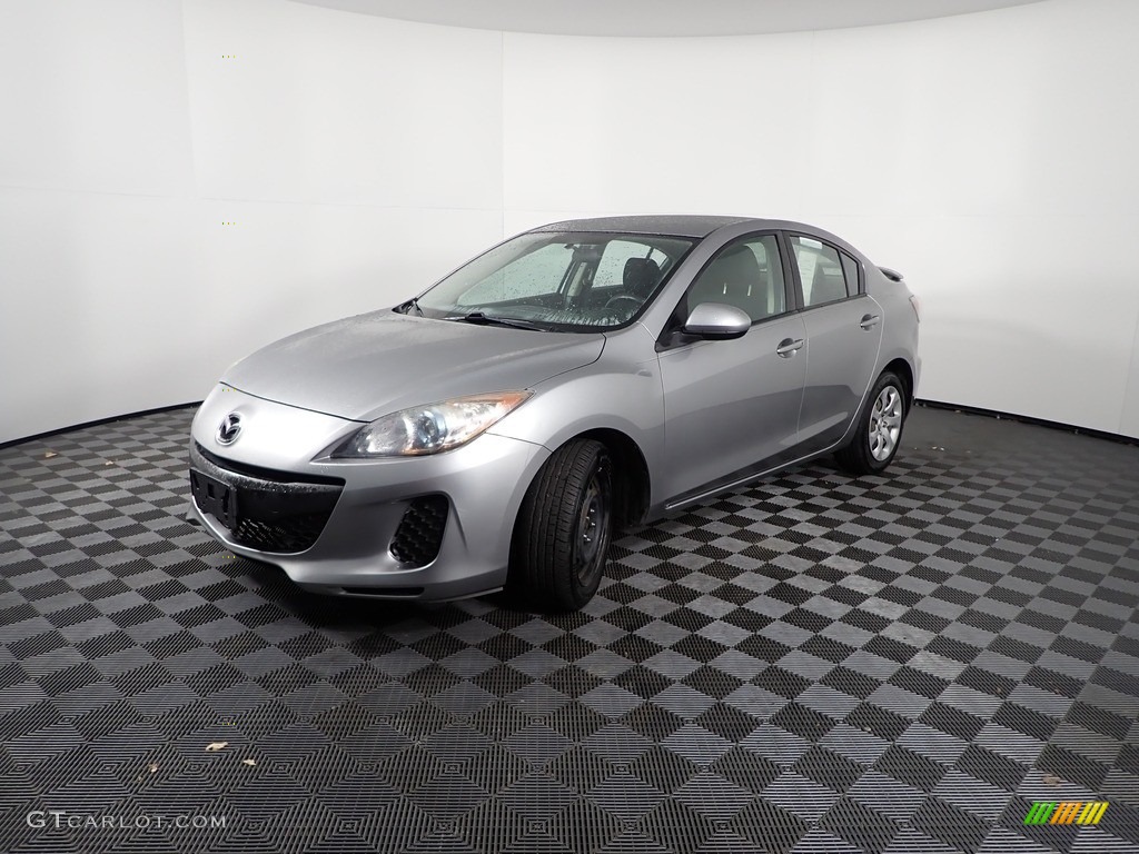 2013 MAZDA3 i Sport 4 Door - Liquid Silver Metallic / Black photo #3