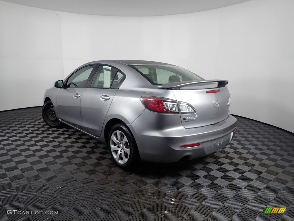 2013 MAZDA3 i Sport 4 Door - Liquid Silver Metallic / Black photo #4
