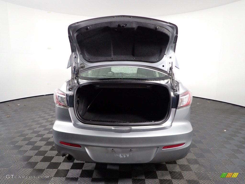 2013 MAZDA3 i Sport 4 Door - Liquid Silver Metallic / Black photo #6
