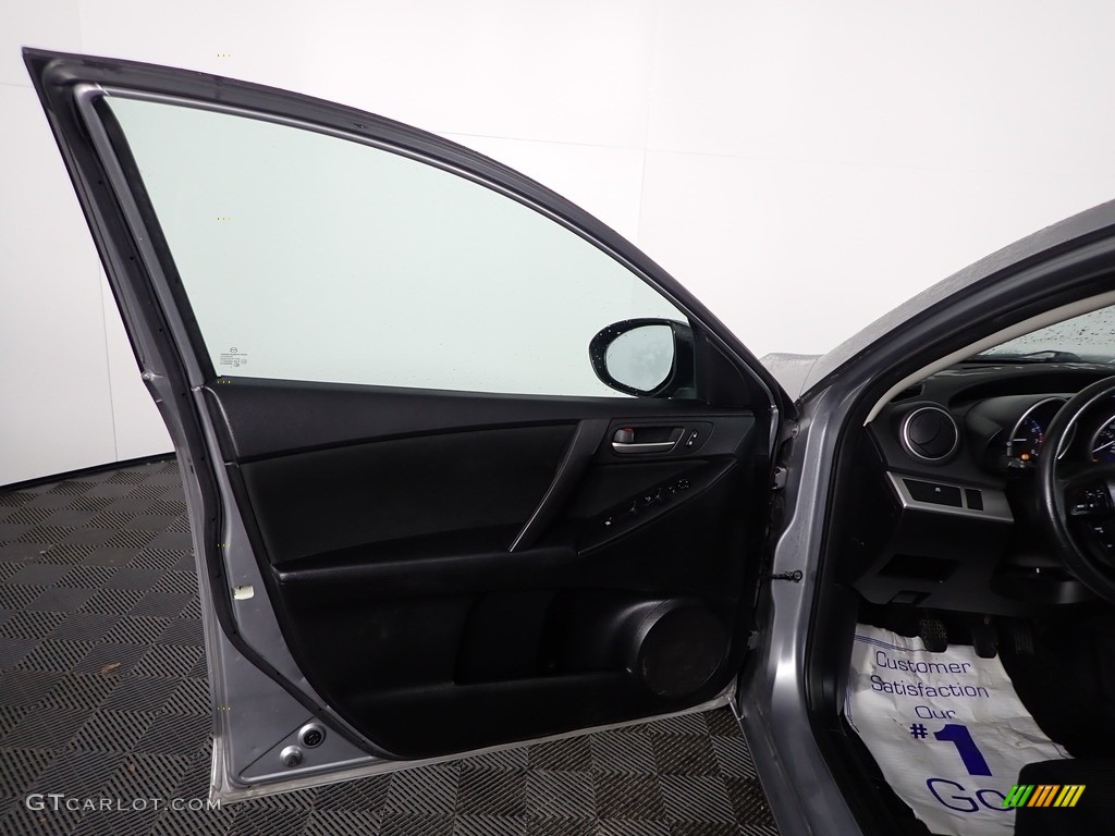 2013 MAZDA3 i Sport 4 Door - Liquid Silver Metallic / Black photo #9
