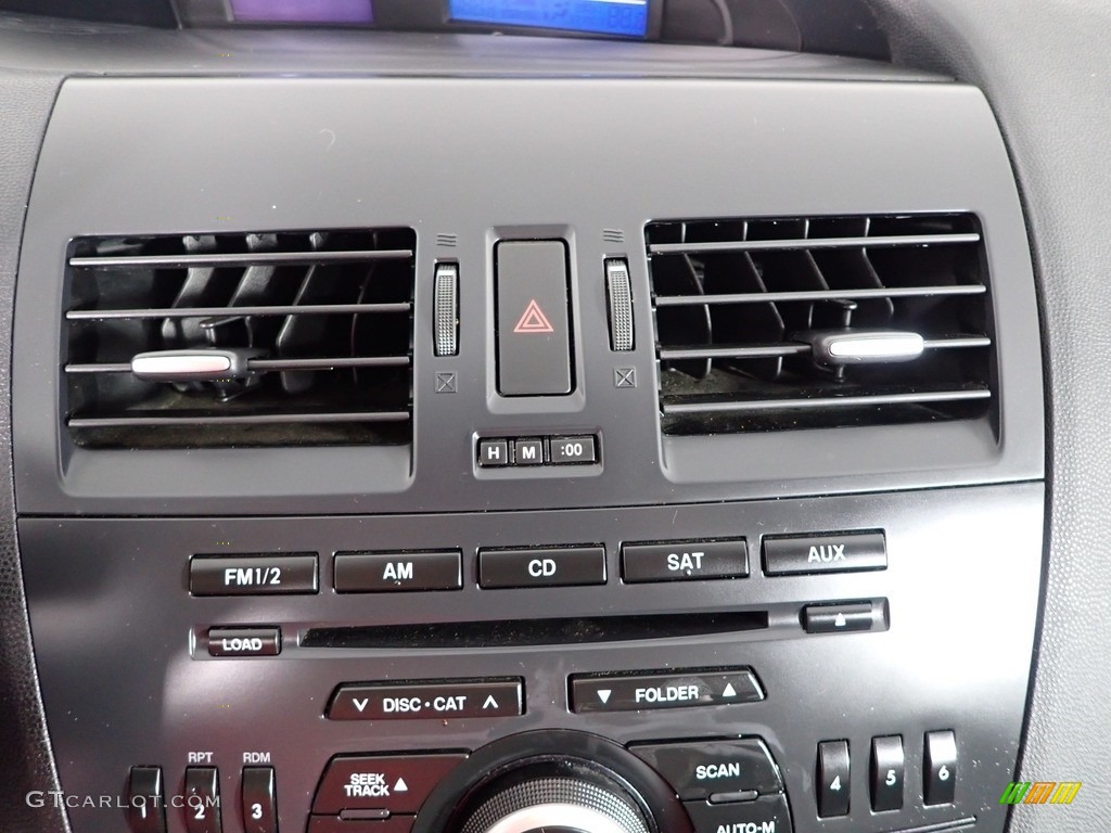 2013 MAZDA3 i Sport 4 Door - Liquid Silver Metallic / Black photo #15