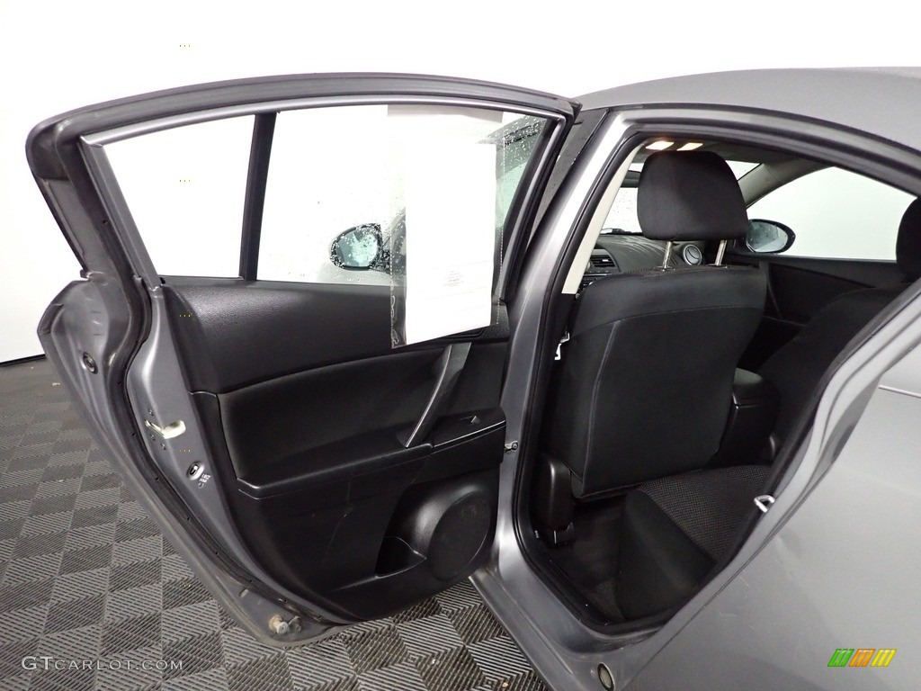 2013 MAZDA3 i Sport 4 Door - Liquid Silver Metallic / Black photo #20