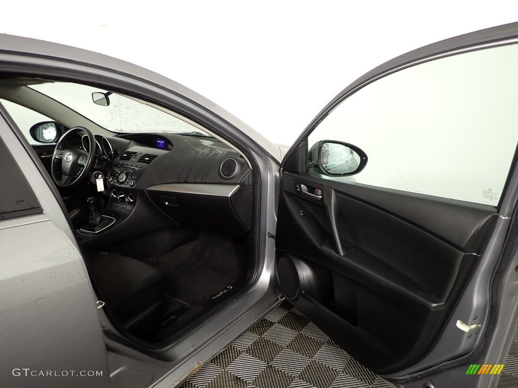 2013 MAZDA3 i Sport 4 Door - Liquid Silver Metallic / Black photo #23