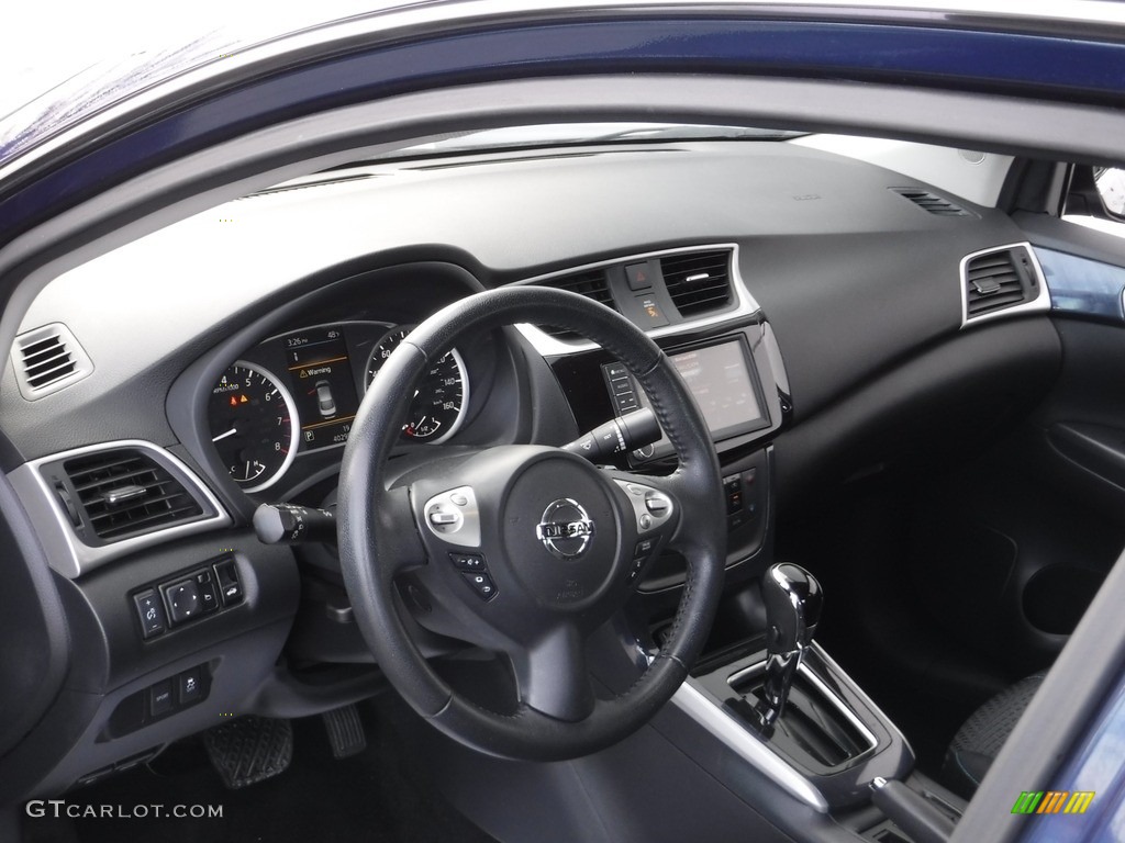 2019 Sentra SR - Deep Blue Pearl / Charcoal photo #11