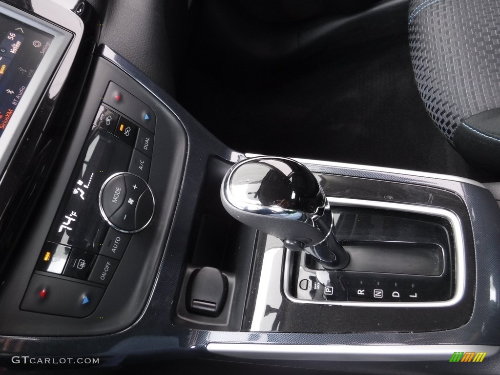 2019 Sentra SR - Deep Blue Pearl / Charcoal photo #16