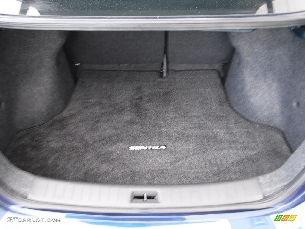 2019 Sentra SR - Deep Blue Pearl / Charcoal photo #25