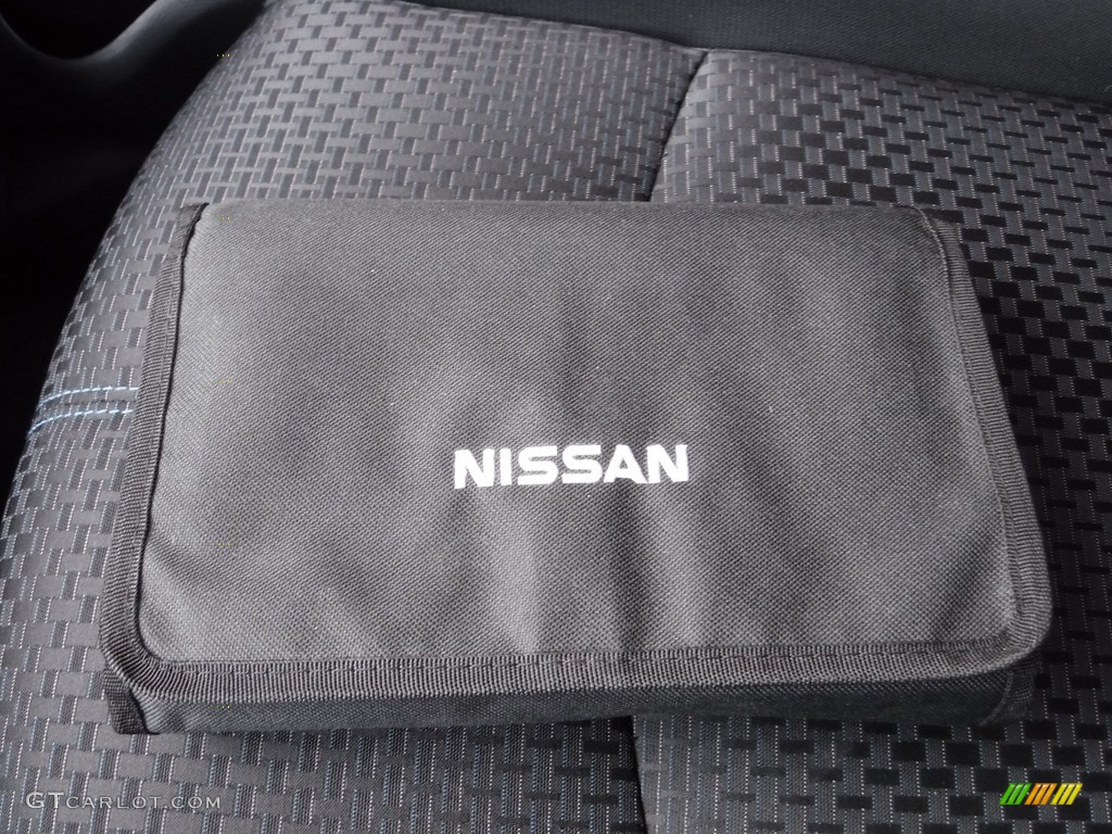 2019 Sentra SR - Deep Blue Pearl / Charcoal photo #27