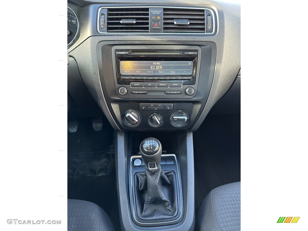 2015 Volkswagen Jetta SE Sedan Transmission Photos