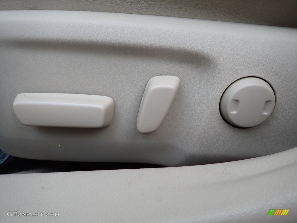 2014 Camry XLE - Creme Brulee Metallic / Ivory photo #16