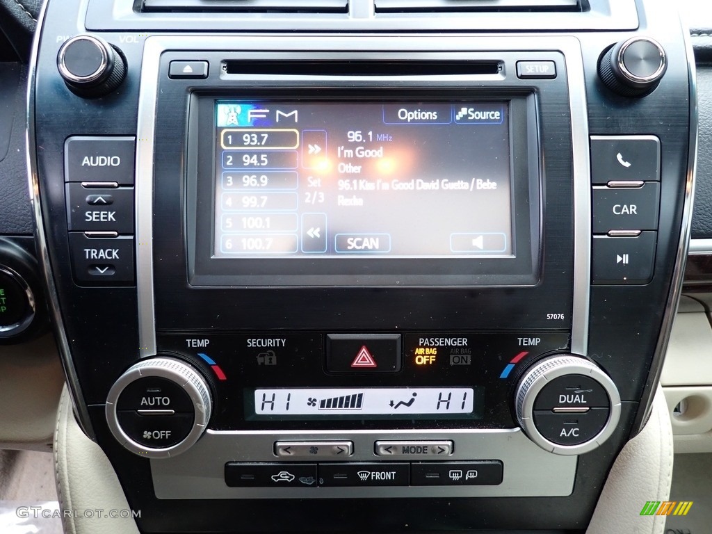 2014 Camry XLE - Creme Brulee Metallic / Ivory photo #19