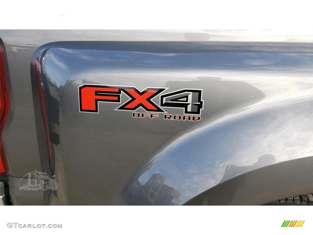 2022 Ford F450 Super Duty Lariat Crew Cab 4x4 Chassis Marks and Logos Photo #145493760