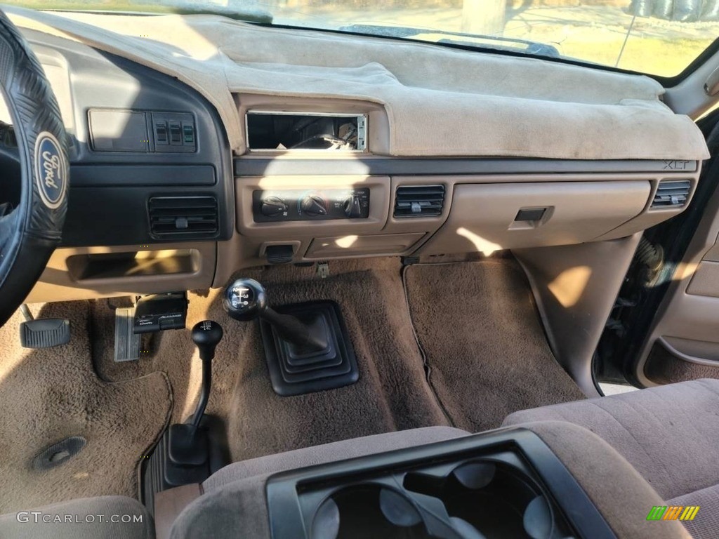 1996 Ford F350 XL Crew Cab 4x4 Beige Dashboard Photo #145496070