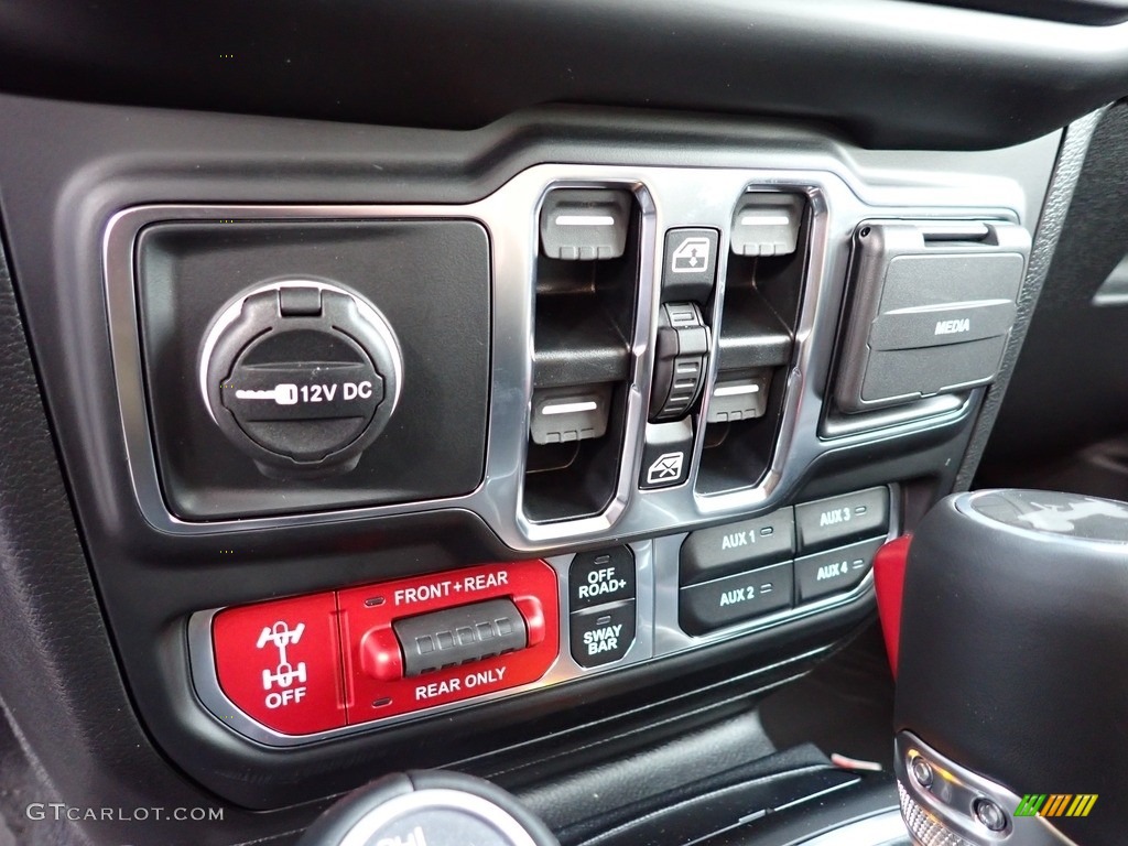 2023 Wrangler Unlimited Rubicon 4x4 - Bright White / Black photo #17