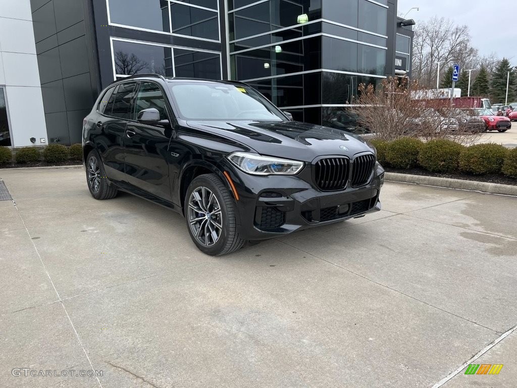 2023 X5 xDrive45e - Black Sapphire Metallic / Black photo #1