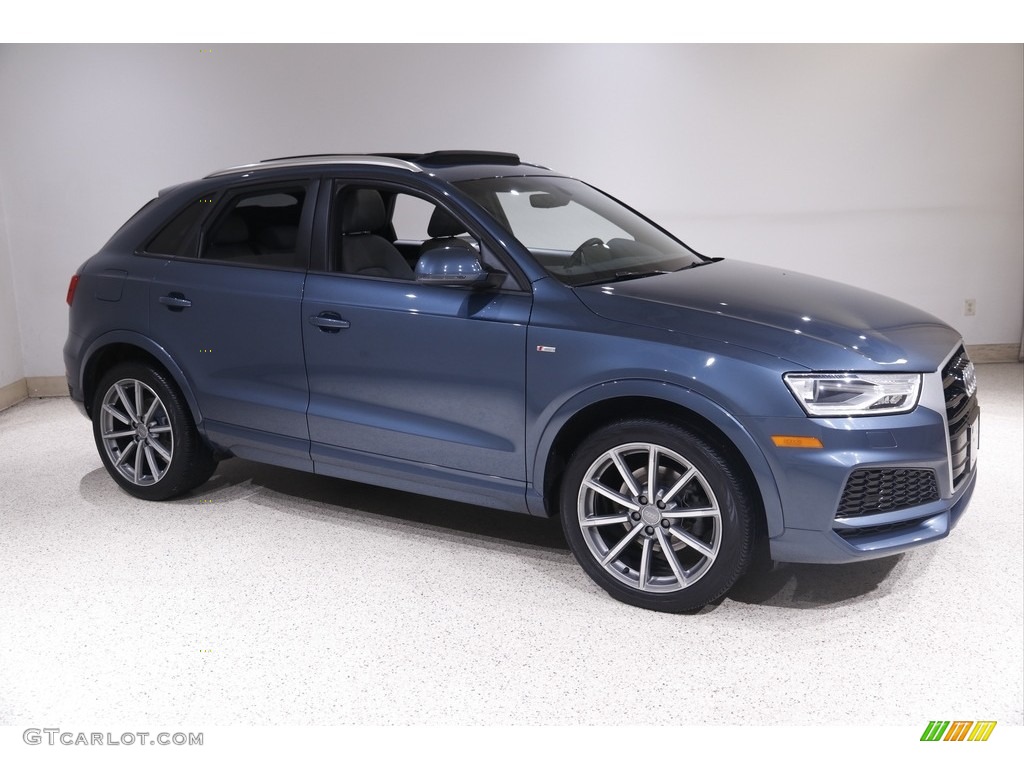 2018 Q3 2.0 TFSI Premium - Utopia Blue Metallic / Rock Gray photo #1