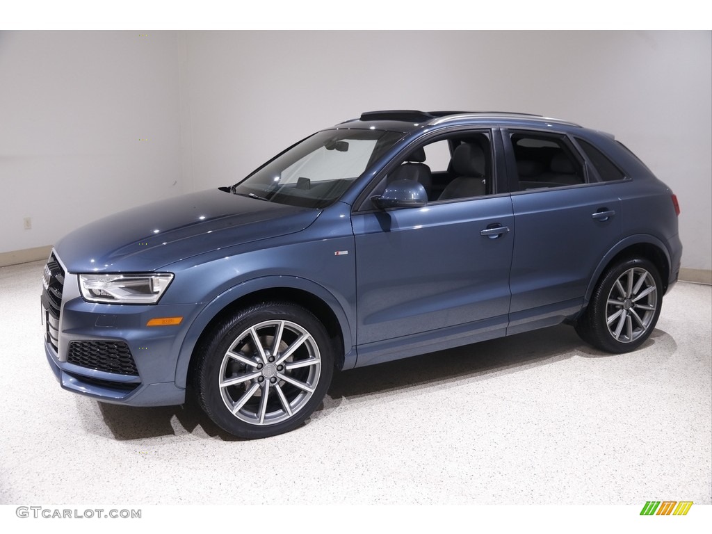 2018 Q3 2.0 TFSI Premium - Utopia Blue Metallic / Rock Gray photo #3
