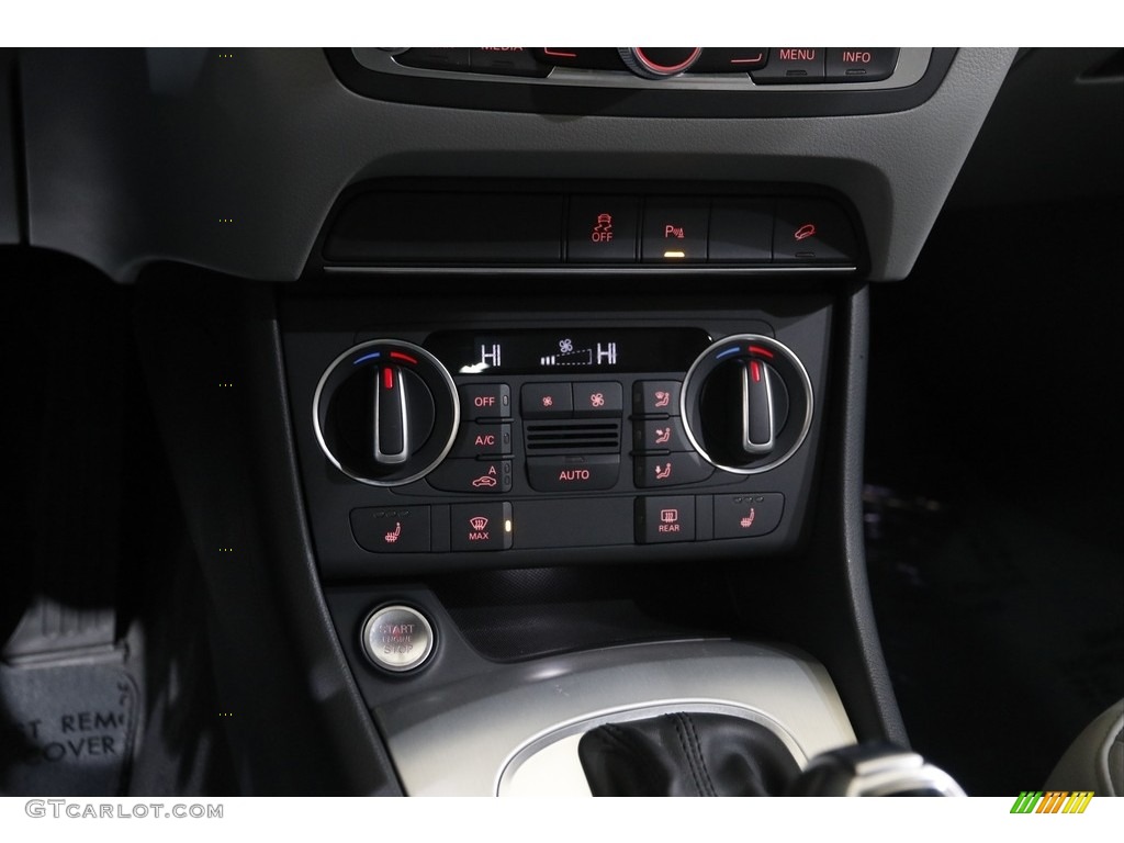 2018 Q3 2.0 TFSI Premium - Utopia Blue Metallic / Rock Gray photo #13