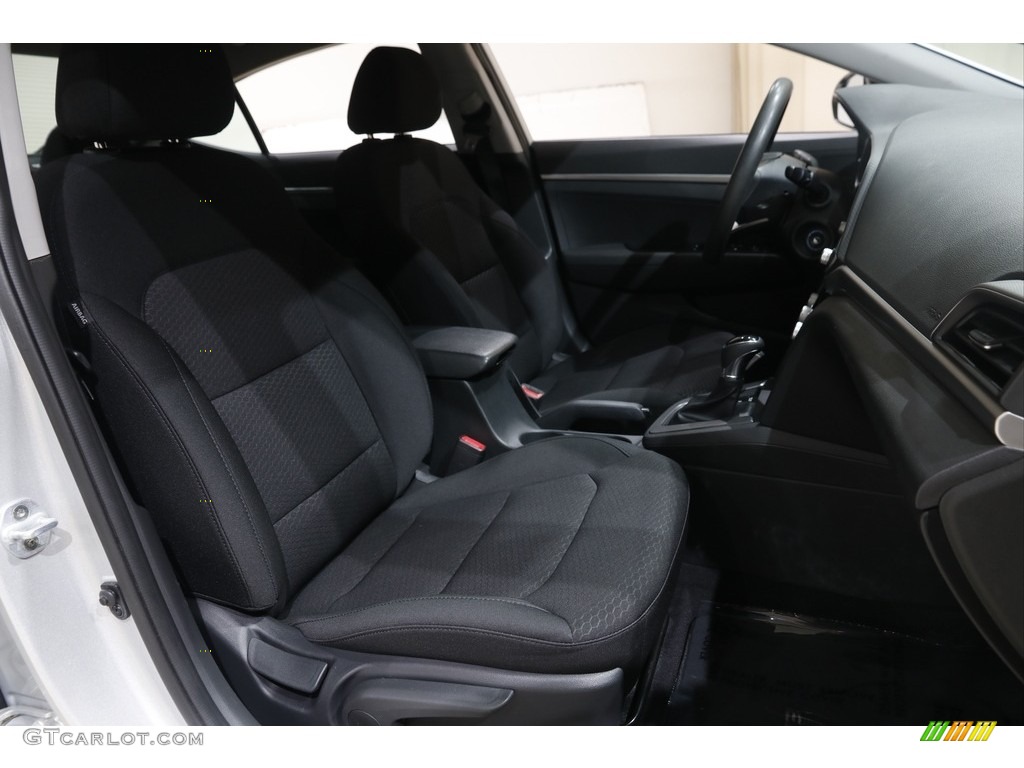 2020 Elantra SE - Symphony Silver / Black photo #15