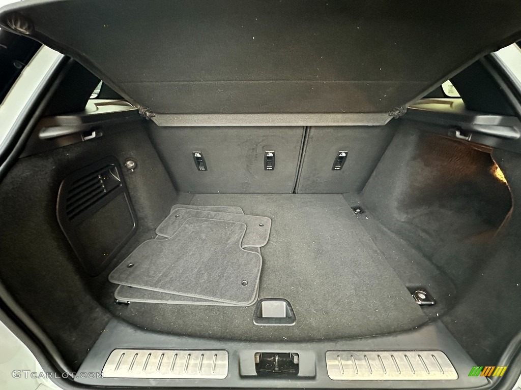 2017 Land Rover Range Rover Evoque HSE Dynamic Trunk Photos