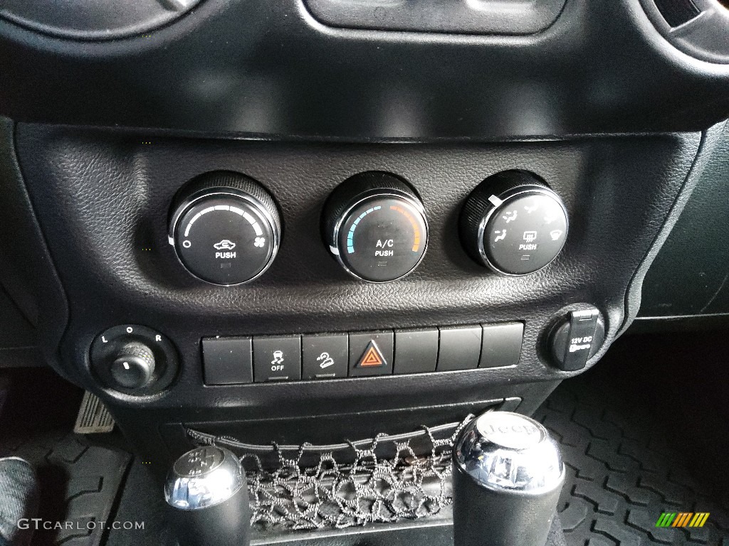 2015 Wrangler Sport 4x4 - Anvil / Black photo #23