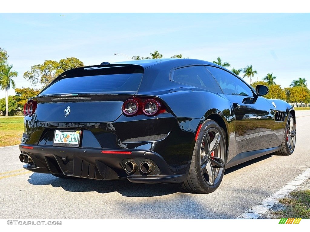 2017 Ferrari GTC4Lusso Standard GTC4Lusso Model Exhaust Photos