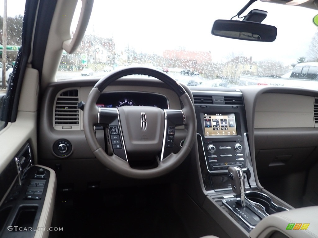 2016 Lincoln Navigator Select 4x4 Dashboard Photos
