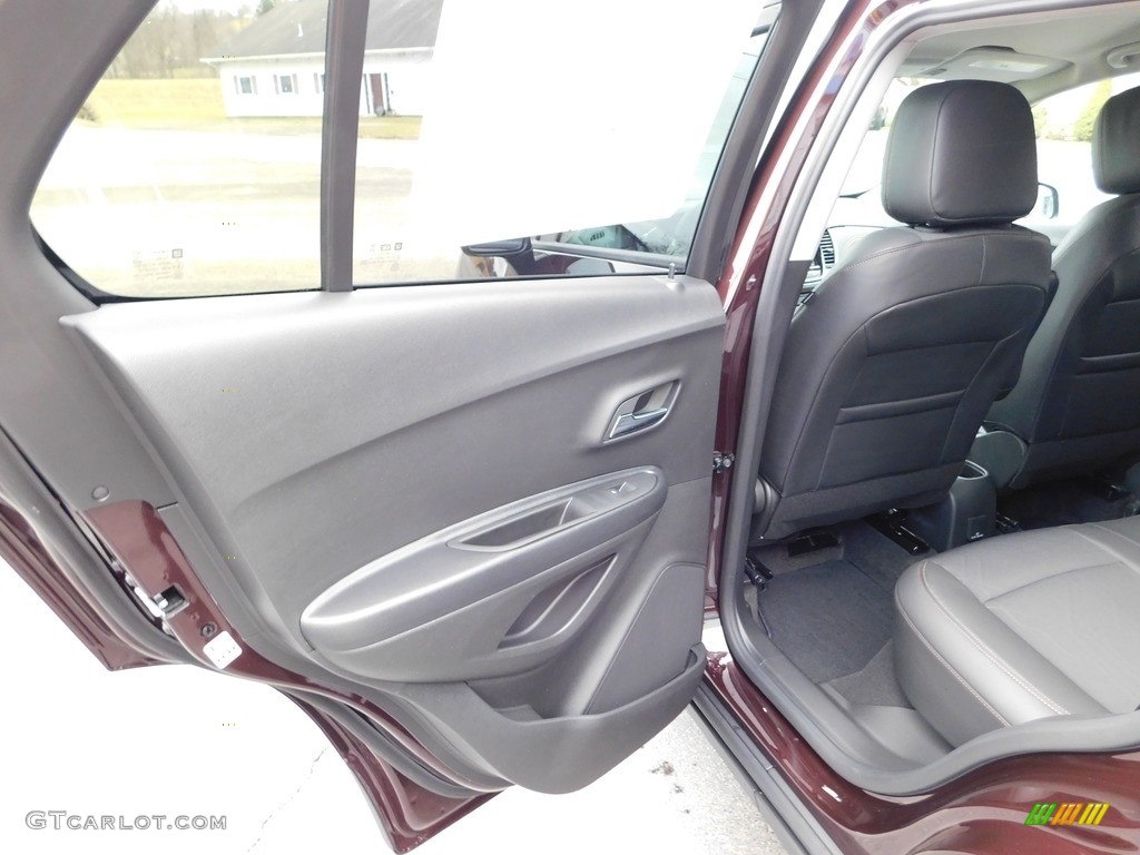 2022 Trax LT AWD - Black Cherry Metallic / Jet Black photo #33
