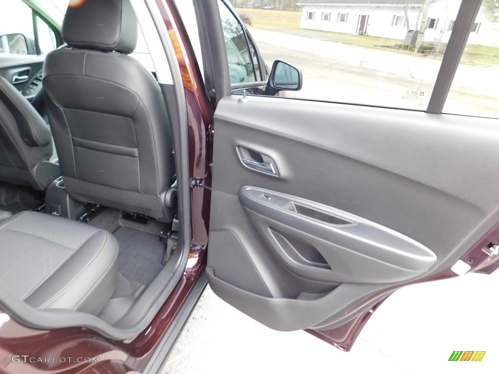 2022 Trax LT AWD - Black Cherry Metallic / Jet Black photo #36