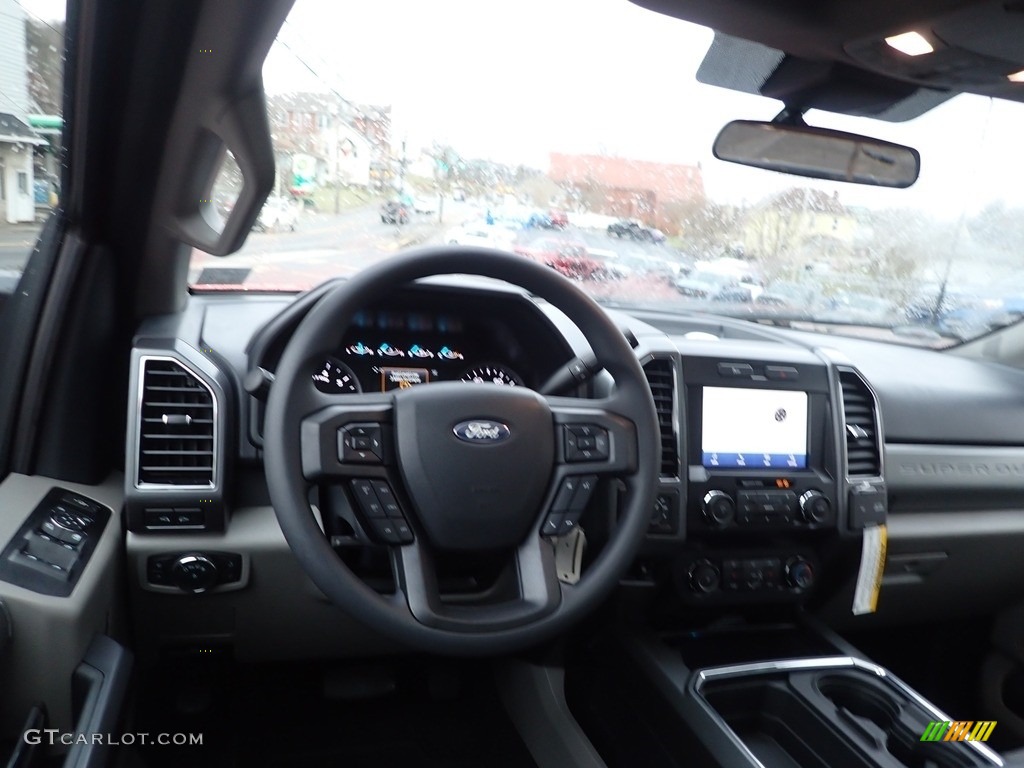 2022 F250 Super Duty XLT Crew Cab 4x4 - Race Red / Medium Earth Gray photo #13