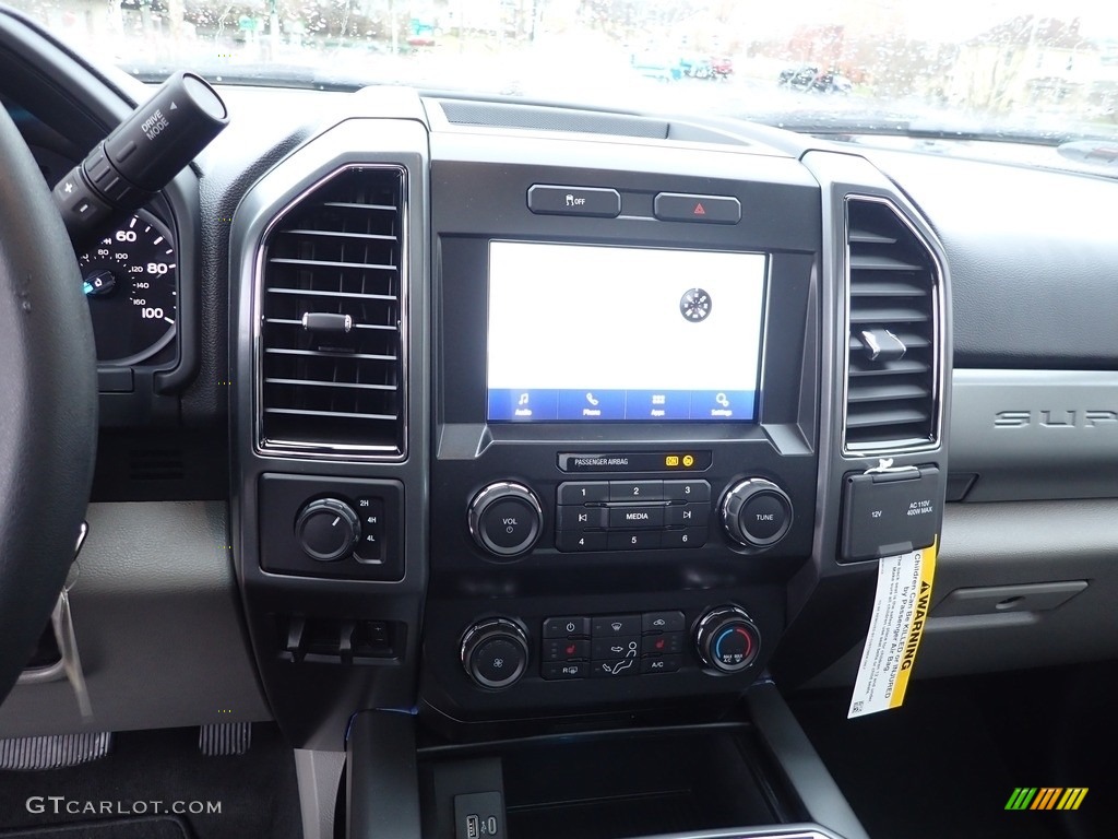2022 F250 Super Duty XLT Crew Cab 4x4 - Race Red / Medium Earth Gray photo #18