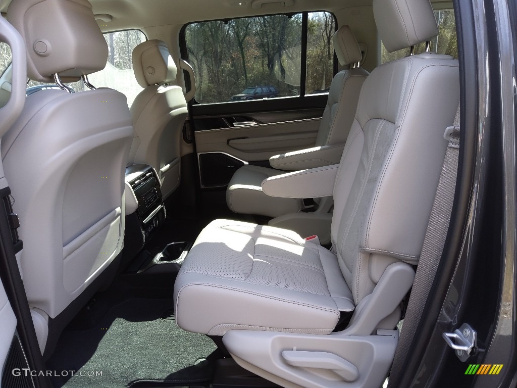Sea Salt/Black Interior 2023 Jeep Wagoneer Series III 4x4 Photo #145508964