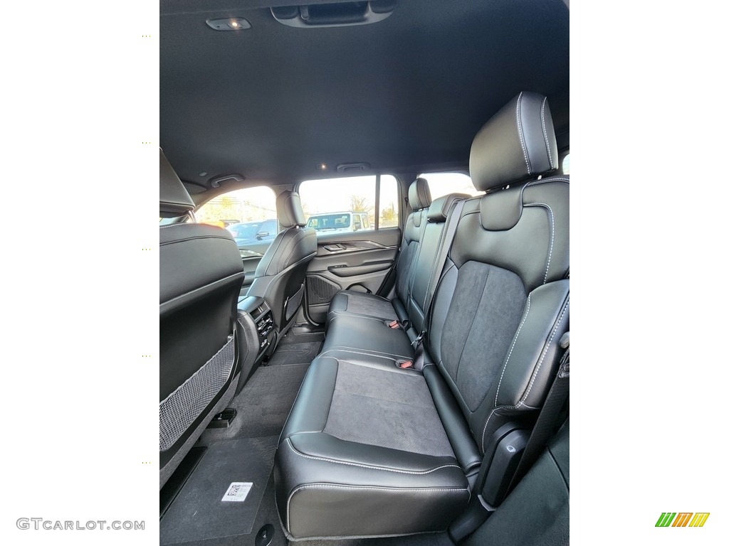 2023 Jeep Grand Cherokee Laredo 4x4 Rear Seat Photo #145511013