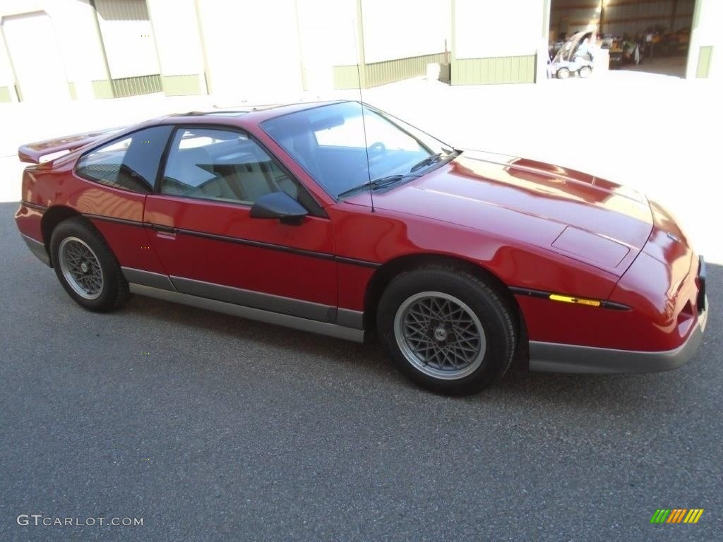 1986 Fiero GT - Red / Gray photo #3