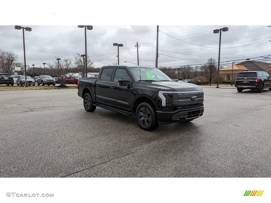 Agate Black Metallic 2023 Ford F150 Lightning Lariat 4x4 Exterior Photo #145512096