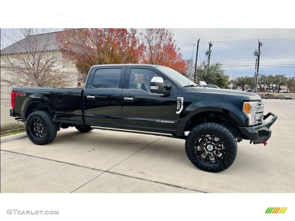 2017 F350 Super Duty Platinum Crew Cab 4x4 - Shadow Black / Black photo #1