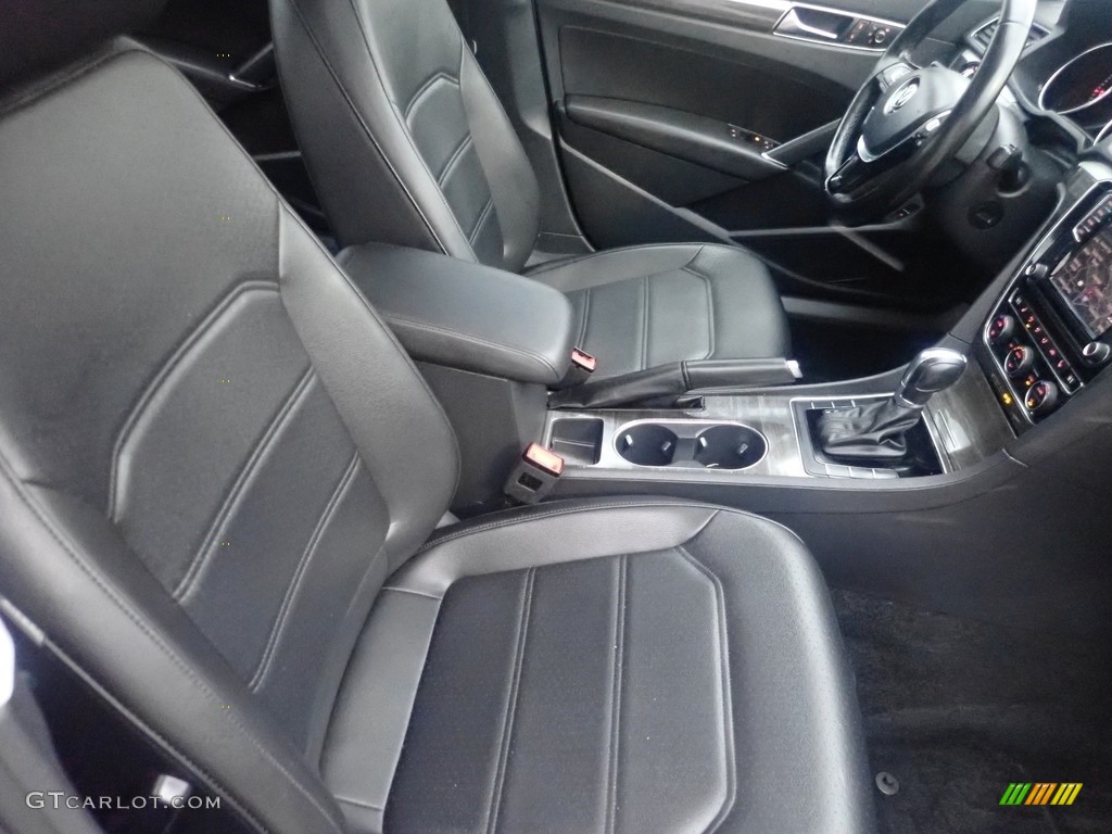 2016 Volkswagen Passat SE Sedan Front Seat Photo #145513740