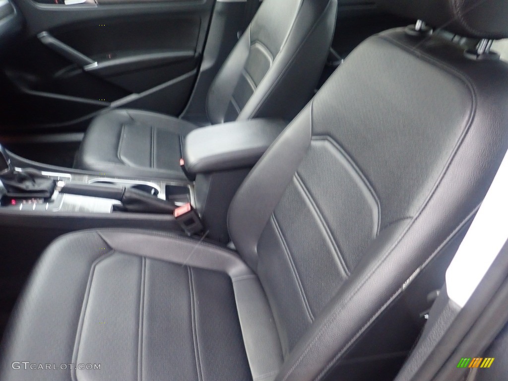 Titan Black Interior 2016 Volkswagen Passat SE Sedan Photo #145513785