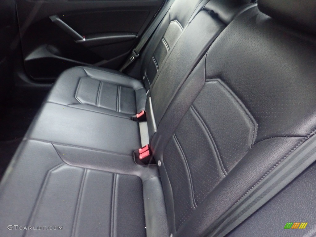Titan Black Interior 2016 Volkswagen Passat SE Sedan Photo #145513791