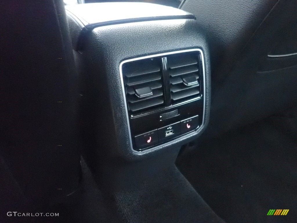 2016 Passat SE Sedan - Platinum Gray Metallic / Titan Black photo #19