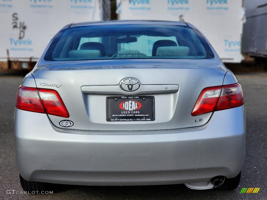 2009 Camry LE - Classic Silver Metallic / Ash photo #5