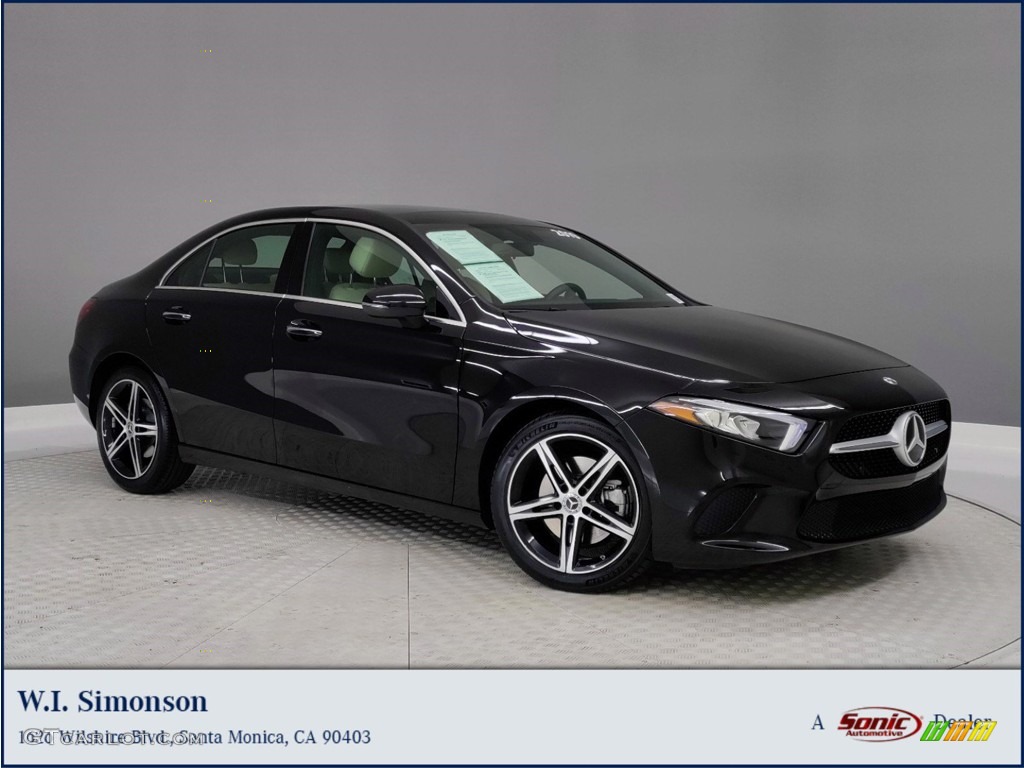 2019 A 220 Sedan - Night Black / Macchiato Beige photo #1