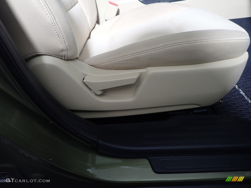 2019 Outback 2.5i Premium - Wilderness Green Metallic / Warm Ivory photo #37