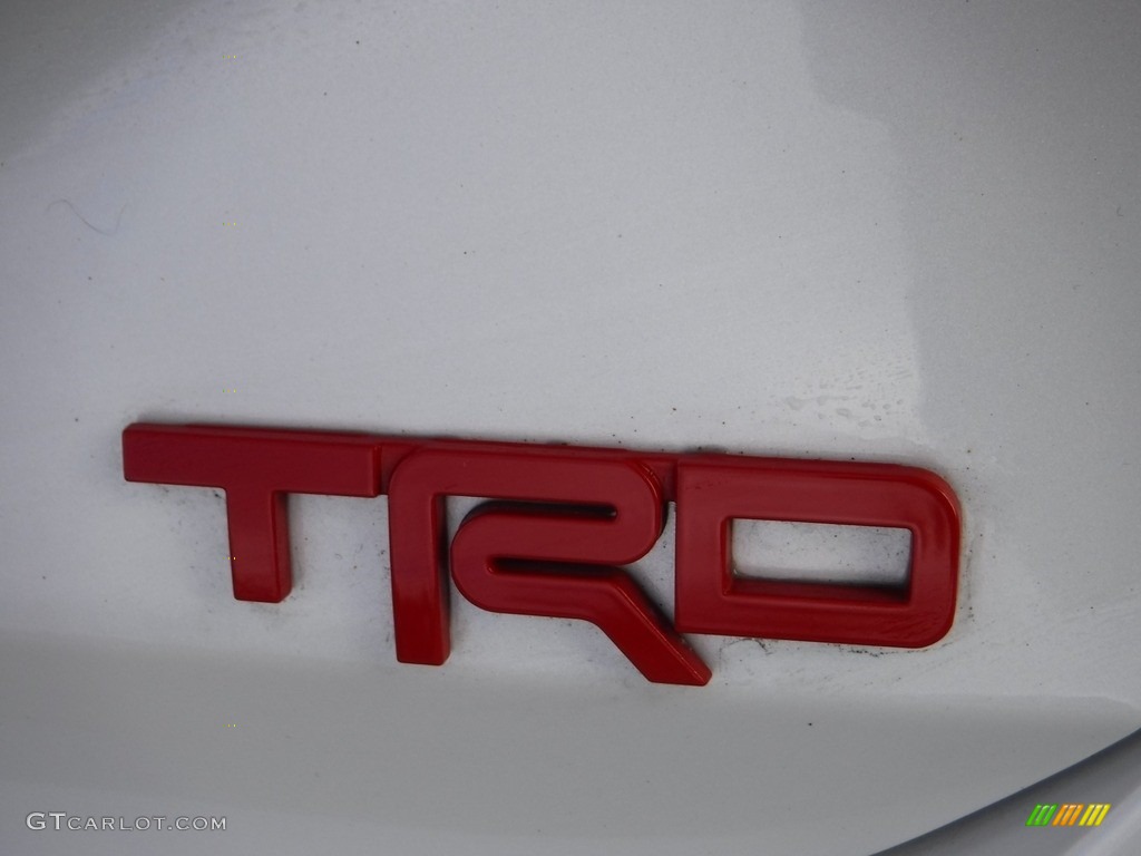 2021 Toyota Avalon TRD Marks and Logos Photos