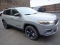 Sting-Gray - Cherokee Altitude Lux 4x4 Photo No. 8