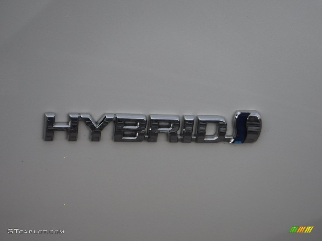 2019 Prius XLE - Blizzard White Pearl / Black photo #3