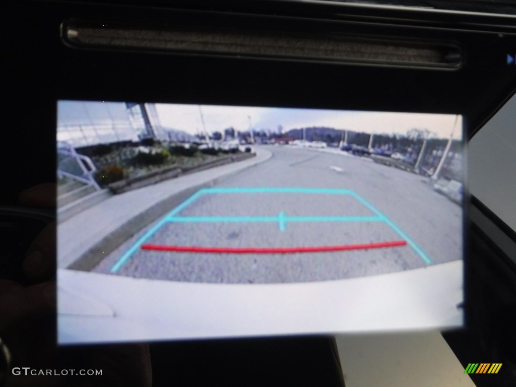 2019 Prius XLE - Blizzard White Pearl / Black photo #5